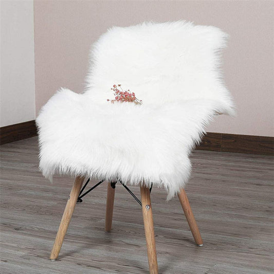 Soft Faux Fur Rug White Chair Cover Seat Pad Shaggy Area Rugs for Bedroom Sofa Living Room Floor(2 x 3 Feet （60 x 90 cm） (White)
